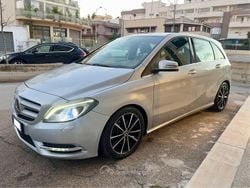 Argento Usata 2014 Mercedes B180 Premium Monovolume | 7900 € (Buon prezzo)