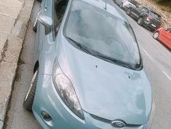 Verde Usata 2010 Ford Fiesta Tre volumi | 3600 € (Buon prezzo)