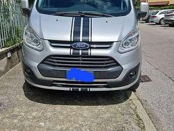 Argento Usata 2017 Ford Tourneo Custom Furgone | 20.000 € (Molto cara)