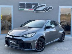 Grigio Usata 2024 Toyota Yaris Tre volumi | 49.499 € (Ottimo prezzo)