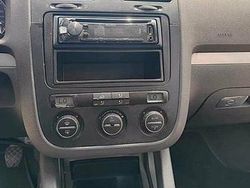 Grigio Usata 2005 VW Golf V Coupé | 3000 € (Buon prezzo)