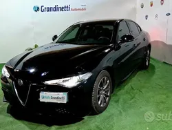 Nero Usata 2018 Alfa Romeo Giulia Super Tre volumi | 18.800 € (Buon prezzo)