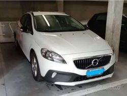 Bianco Usata 2016 Volvo V40 CC Kinetic Station wagon | 8500 €