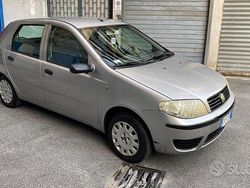 Usata 2004 Fiat Punto Tre volumi | 1500 € (Buon prezzo)
