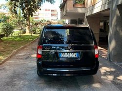 Nero Usata 2012 Lancia Voyager Monovolume | 8800 € (Cara)