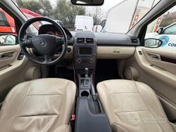 Grigio Usata 2007 Mercedes A180 Elegance Tre volumi | 2700 € (Super prezzo)