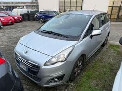Grigio Usata 2015 Peugeot 5008 Active Monovolume | 5700 € (Buon prezzo)