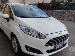 Bianco Usata 2013 Ford Fiesta Titanium Tre volumi | 5100 € (Molto cara)
