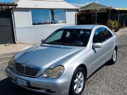Grigio Usata 2002 Mercedes C220 Tre volumi | 2000 €