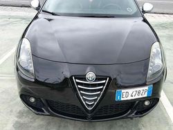 Nero Usata 2010 Alfa Romeo Giulietta Distinctive Tre volumi | 2700 € (Ottimo prezzo)