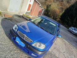 Blu/azzurro Usata 2002 Citroën Saxo Due volumi | 4300 € (Buon prezzo)