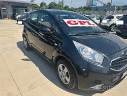 Nero Usata 2015 Kia Venga Due volumi | 7500 € (Buon prezzo)