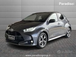 Grigio Usata 2025 Toyota Yaris Hybrid Trend Tre volumi | 21.300 € (Buon prezzo)