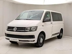 Bianco Usata 2017 VW Multivan Highline Monovolume | 33.900 € (Buon prezzo)