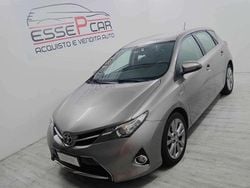 Grigio Usata 2014 Toyota Auris Hybrid Lounge Tre volumi | 8900 € (Buon prezzo)
