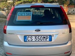 Grigio Usata 2006 Ford Fiesta Tre volumi | 2500 €