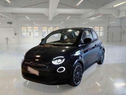Nero Usata 2022 Fiat 500e La Prima Due volumi | 16.450 € (Buon prezzo)