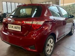 Rosso Usata 2017 Toyota Yaris Active Tre volumi | 9900 € (Buon prezzo)
