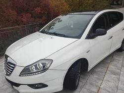 Bianco Usata 2014 Lancia Delta Gold Due volumi | 2600 €