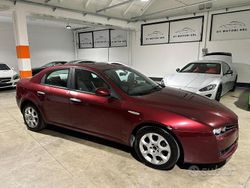 Rosso Usata 2007 Alfa Romeo 159 Tre volumi | 4990 € (Buon prezzo)