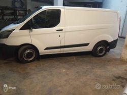 Bianco Usata 2015 Ford Transit Custom Tre volumi | 8000 €