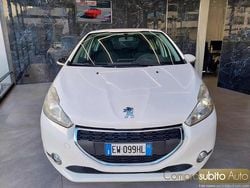 Bianco Usata 2014 Peugeot 208 Allure Due volumi | 4999 € (Ottimo prezzo)