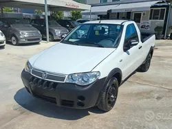Bianco Usata 2008 Fiat Strada Pick-up | 8900 € (Buon prezzo)