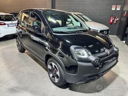 Nero metallizzato Usata 2023 Fiat Panda Cross Cross Due volumi | 12.990 € (Ottimo prezzo)
