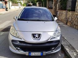 Usata 2006 Peugeot 207 Tre volumi | 2000 € (Buon prezzo)