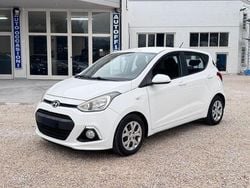 Bianco Usata 2016 Hyundai i10 Comfort Due volumi | 7900 € (Buon prezzo)