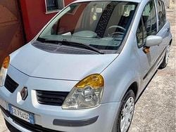 Grigio Usata 2006 Renault Modus Monovolume | 2500 € (Buon prezzo)