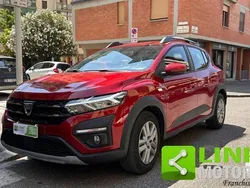 Rosso Usata 2023 Dacia Sandero Essentiel Due volumi | 13.500 € (Ottimo prezzo)