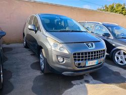 Grigio Usata 2010 Peugeot 3008 Monovolume | 1800 € (Buon prezzo)