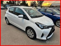 Bianco Usata 2015 Toyota Yaris Cool Tre volumi | 5999 € (Buon prezzo)