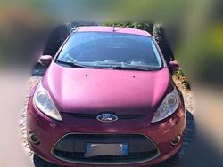 Usata 2010 Ford Fiesta Titanium Tre volumi | 3000 € (Ottimo prezzo)