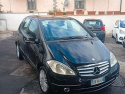 Nero Usata 2009 Mercedes A180 Elegance Tre volumi | 2990 € (Buon prezzo)