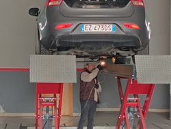 Grigio Usata 2015 Volvo V40 Station wagon | 6000 € (Ottimo prezzo)