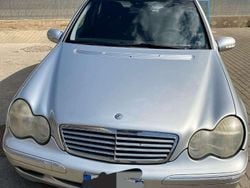 Argento Usata 2002 Mercedes C220 Elegance Tre volumi | 2500 € (Buon prezzo)