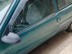 Verde Usata 2001 Citroën Saxo Due volumi | 500 € (Ottimo prezzo)