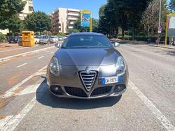 Grigio Usata 2013 Alfa Romeo Giulietta Exclusive Due volumi | 8000 € (Buon prezzo)