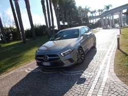 Grigio Usata 2020 Mercedes A180 Tre volumi | 18.400 € (Ottimo prezzo)