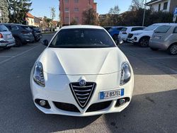 Usata 2015 Alfa Romeo Giulietta Exclusive Tre volumi | 7500 € (Buon prezzo)