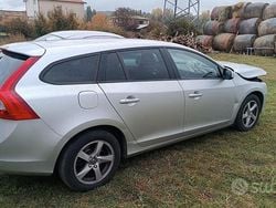 Usata 2015 Volvo V60 Kinetic Station wagon | 4000 €