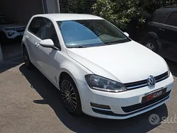 Bianco Usata 2015 VW Golf VII Comfortline Tre volumi | 10.500 € (Buon prezzo)