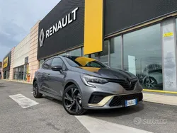 Grigio Usata 2023 Renault Clio V Engineered Tre volumi | 19.800 € (Buon prezzo)