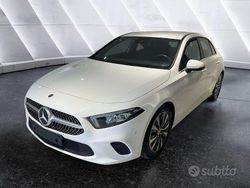 Bianco(met.) Usata 2022 Mercedes A180 Business Tre volumi | 28.900 € (Buon prezzo)