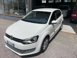 Bianco Usata 2010 VW Polo Highline Tre volumi | 5800 € (Buon prezzo)