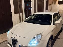 Bianco Usata 2013 Alfa Romeo Giulietta Tre volumi | 4000 € (Super prezzo)