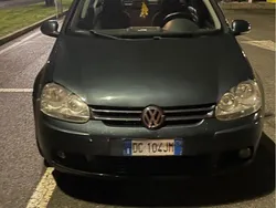 Usata 2006 VW Golf V Tre volumi | 2300 € (Buon prezzo)