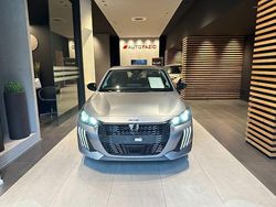 Grigio Nuova 2025 Peugeot 208 Style Due volumi | 17.400 € (Buon prezzo)